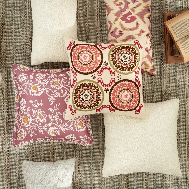 Rechteckiger Zierkissenbezug aus Jacquard mit ornamentaler Ikat‑Optik