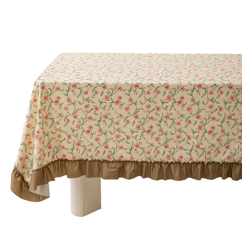Rechteckige Tischdecke aus Baumwollmischgewebe mit feinem floralem Print und gerafftem Saum