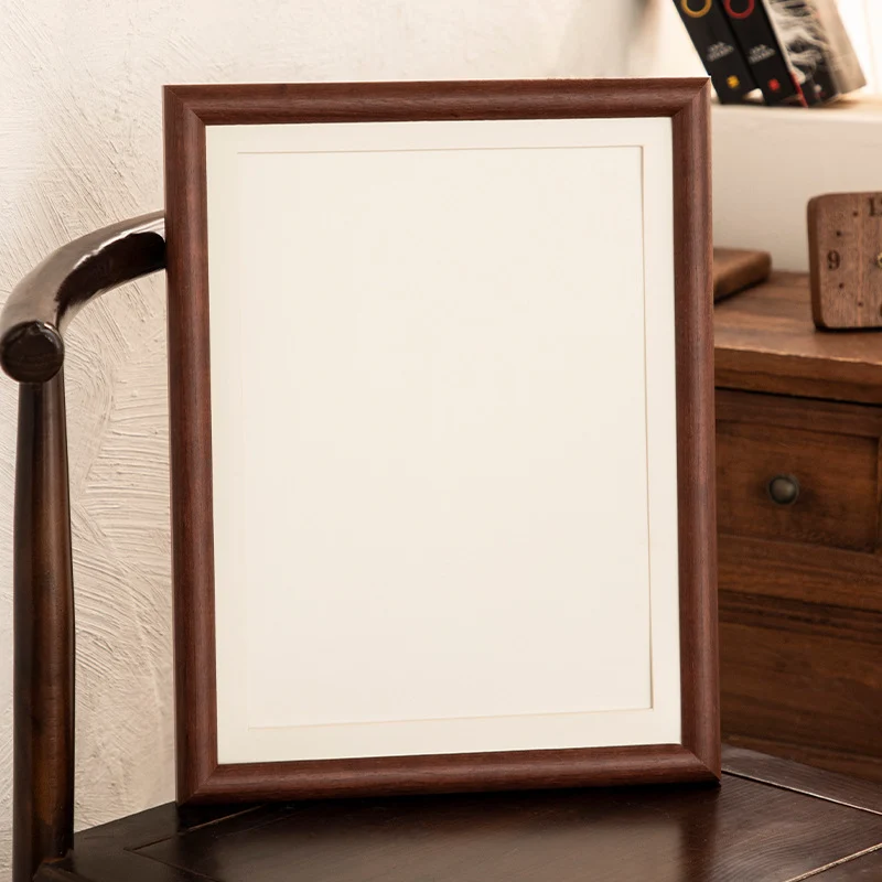 Minimalistischer Fotoanzeige-Rahmen