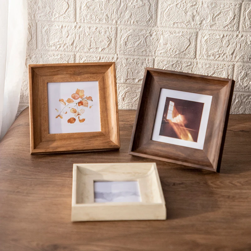 Eleganter artisanaler Holzdisplayrahmen