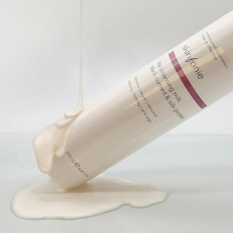 SKINFONIE the cleansing milk - black currant & silk protein