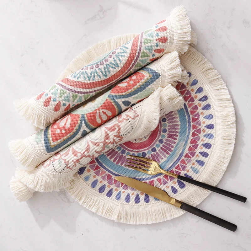 Runder flachgewebter Bodenteppich im Boho‑Mandala‑Design mit Baumwollfransen