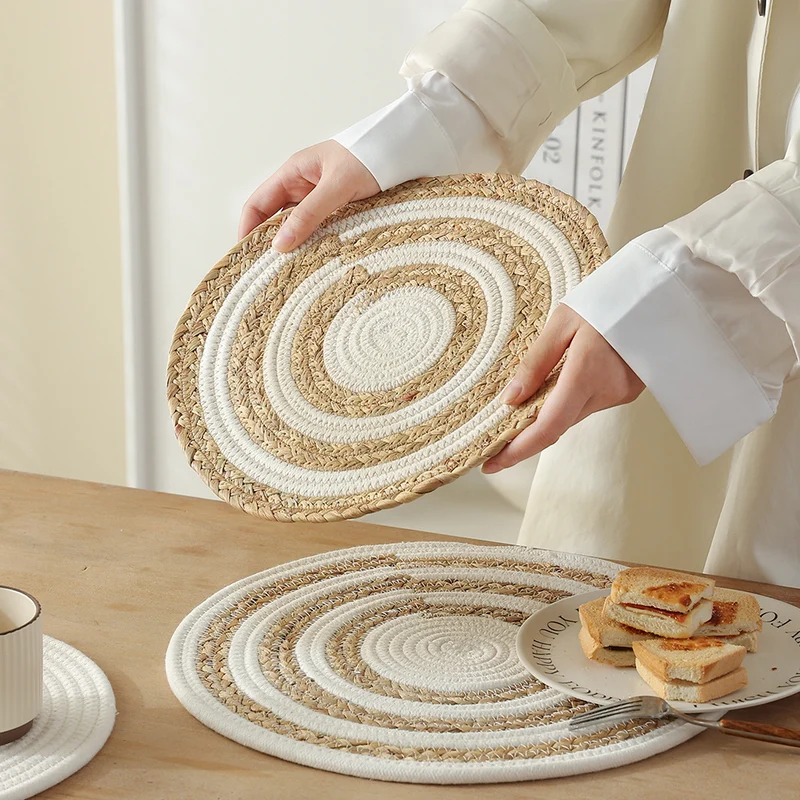 Runde geflochtene Tischsets aus Baumwoll- und Juteseil mit Spiralmuster