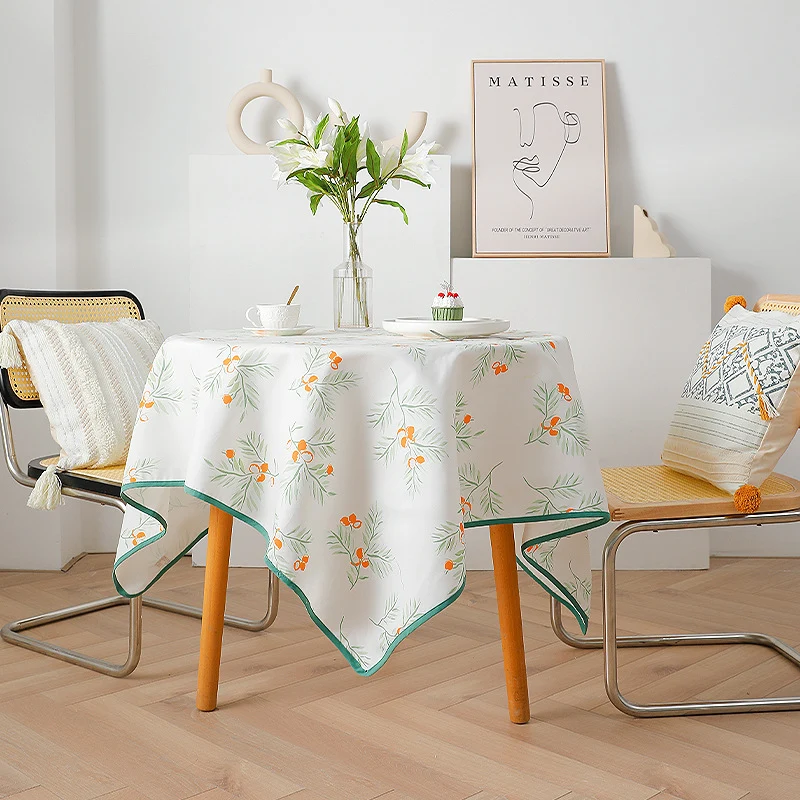 Rechteckige abwaschbare Baumwoll-Polyester Tischdecke mit kontrastierter Zierkante und botanischem Druck