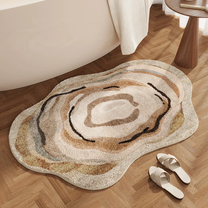 Abstrakt geformte Plüsch-Badematte für das Badezimmer