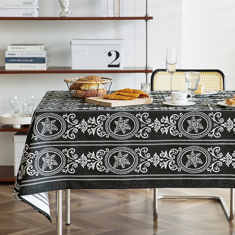 Wendbare Jacquard-Tischdecke mit geprägtem Medaillonmuster