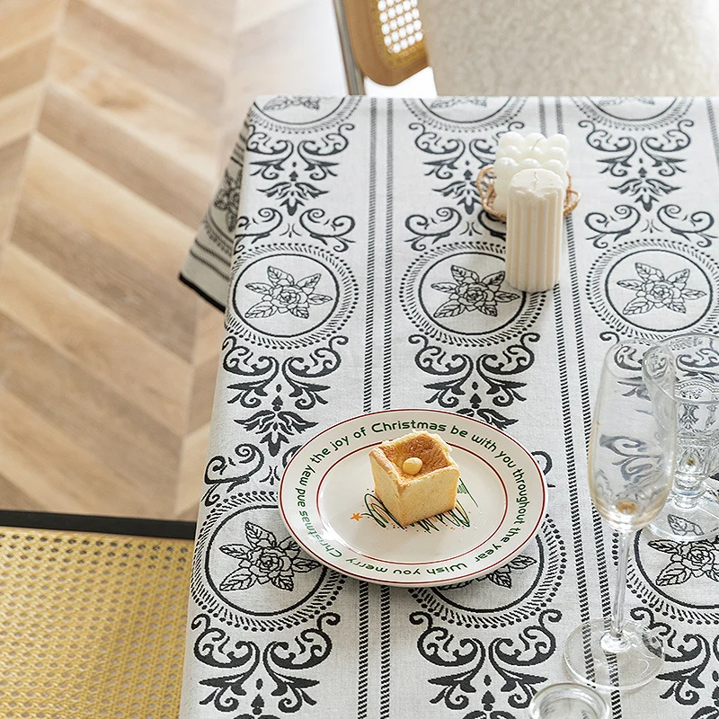 Wendbare Jacquard-Tischdecke mit geprägtem Medaillonmuster