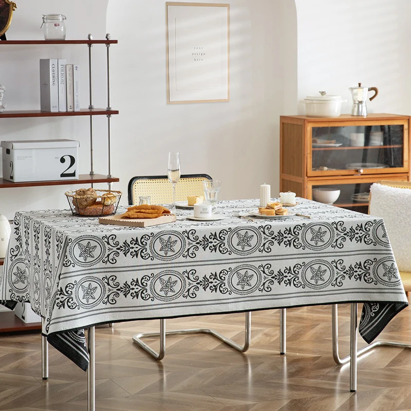 Wendbare Jacquard-Tischdecke mit geprägtem Medaillonmuster