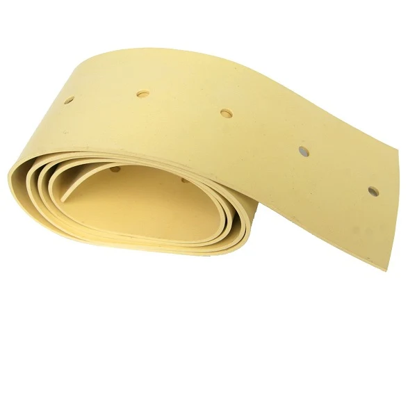 Lochgummiband mit Knopf
