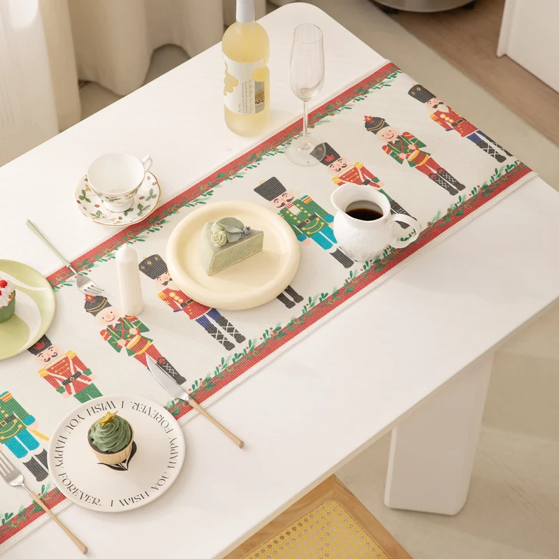 Weihnachts-Jacquard-Tischläufer mit Nussknacker-Motiv und Fransen
