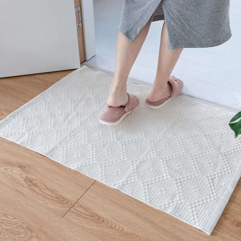 Komfort-Badmatte aus voluminöser Baumwollmischung mit strukturiertem Diamant-Tuft und rutschfester Latexrücken