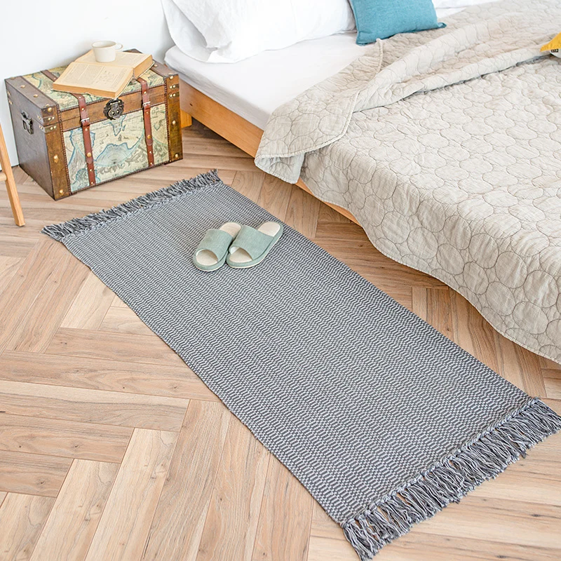 Flachgewebter Läufer aus Baumwollmischung mit niedrigem Flor und geometrischem Karo-Blockmuster