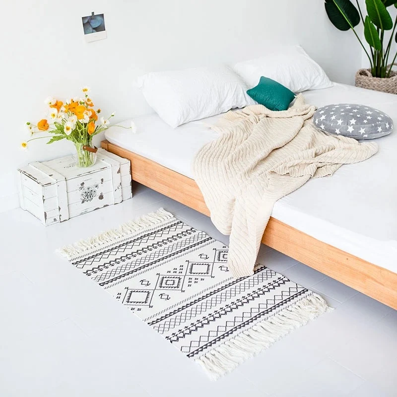 Flachgewebter Baumwollläufer mit Boho-Ethno-Muster und Fransenrand