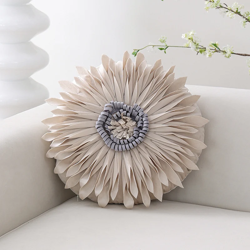 Dekoratives Blumen-Kissen mit 3D-Blütenapplikation