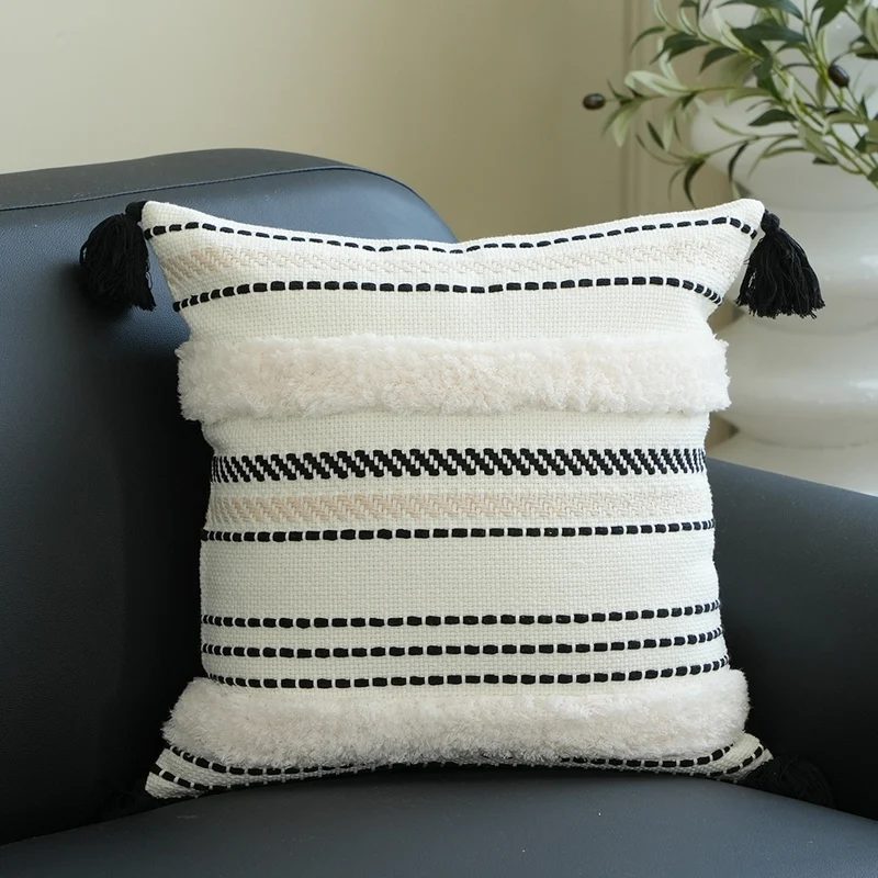 Rechteckiges gewebtes Lumbar-Dekokissen mit Tuft‑Diamanten und Quasten