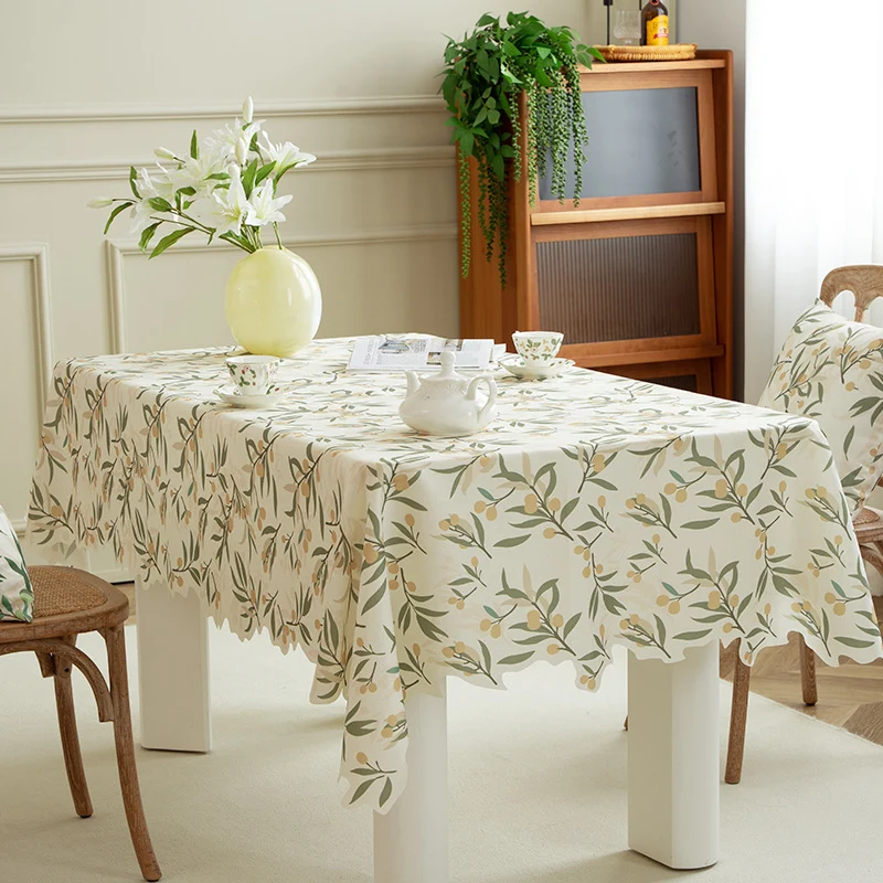 Rechteckige Tischdecke mit Olivenzweig‑Muster und gewelltem Saum