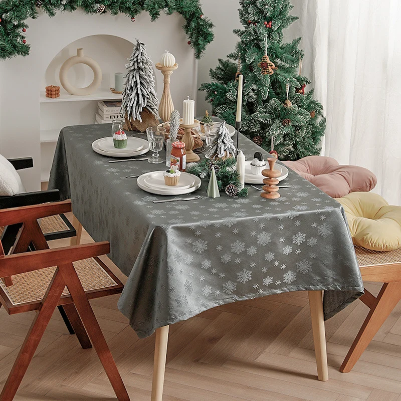Jacquard-Tischdecke mit filigranem Schneeflockenrelief