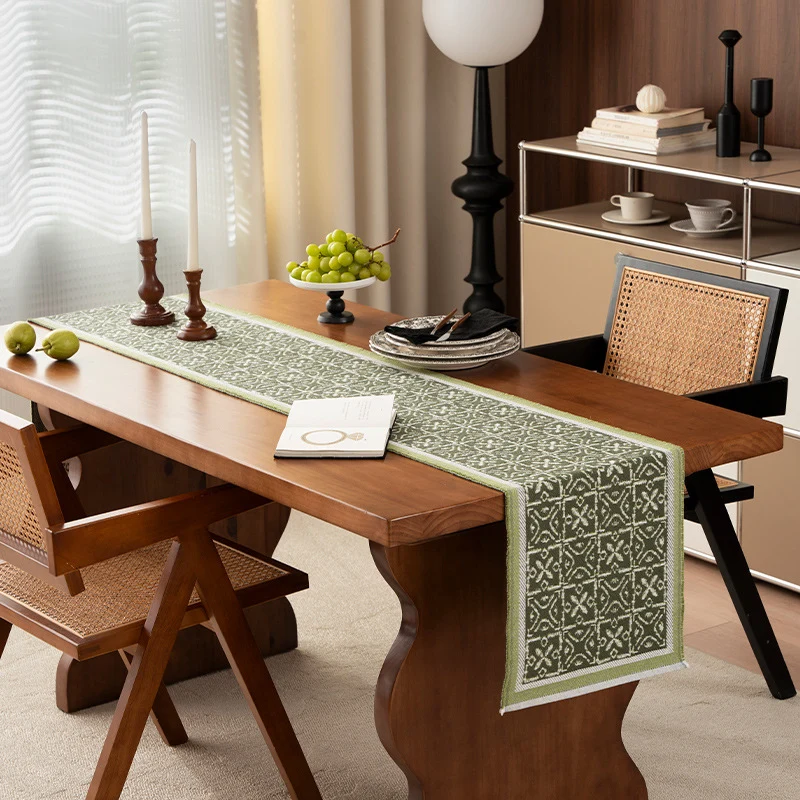 Jacquard-Schal aus Feinstrick mit ornamentaler Webstruktur