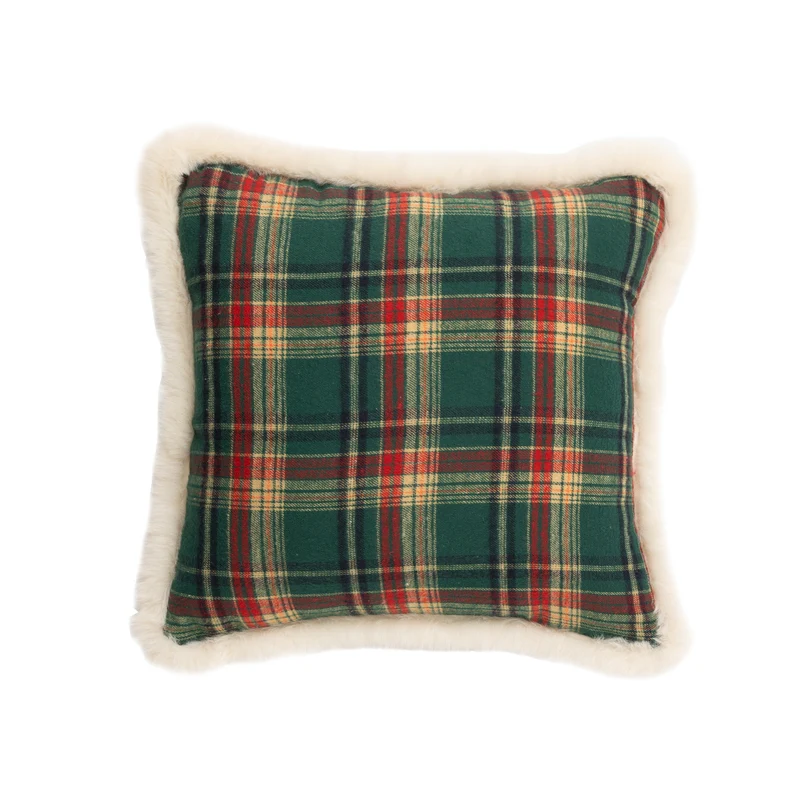 Traditionelles Tartan-Dekokissen mit flauschigem Kunstfellrand
