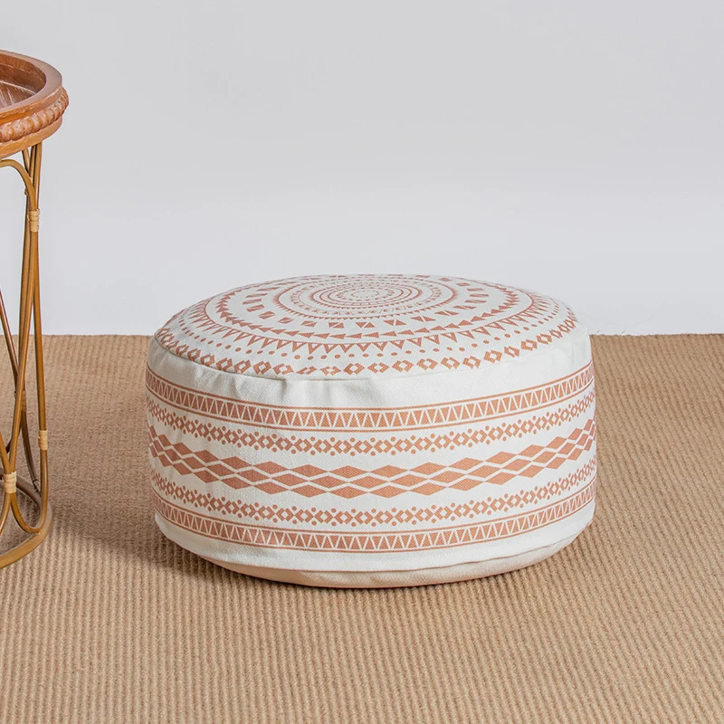 Runder gepolsterter Sitzpouf mit ethnischem Jacquardmuster und robustem Canvasbezug