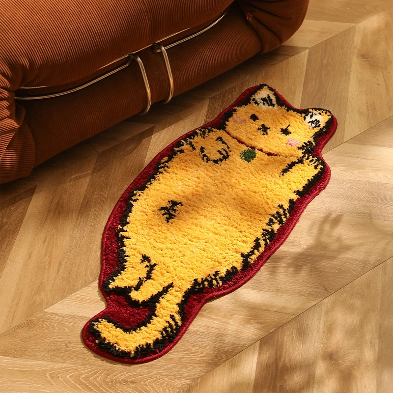Katzenförmiger Mikrofaservorleger mit flauschiger Chenilleoberfläche und rutschfester Unterseite