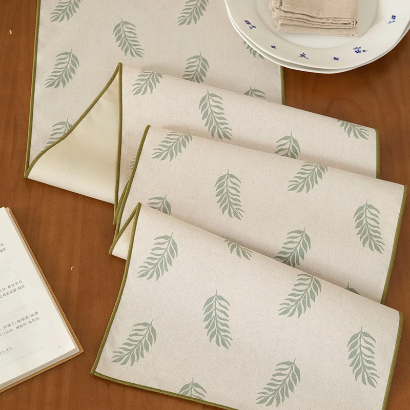 Gewebtes Tischläufer- und Tischset-Set aus Baumwoll‑Leinen mit botanischem Rankenmuster