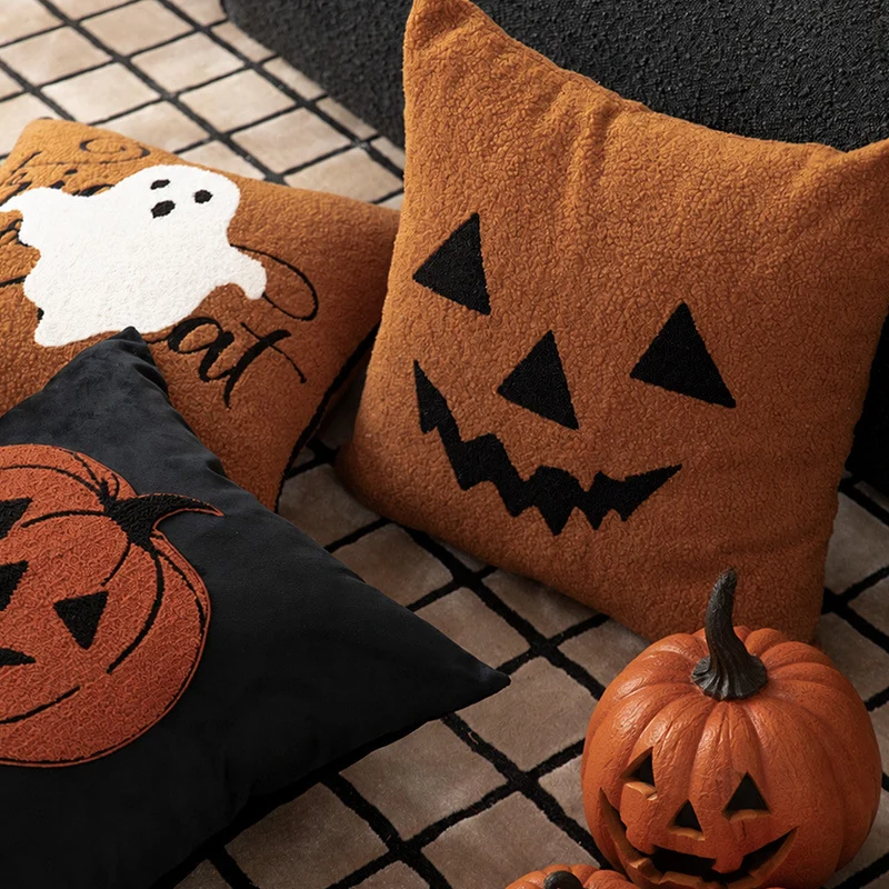 Dekorativer Halloween-Kissenbezug mit gesticktem Gespenst