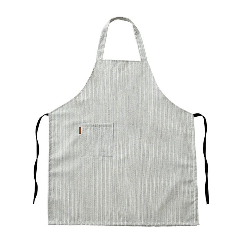 Bistro- und Kochschürze mit feiner Nadelstreifenstruktur und aufgesetzter Brusttasche