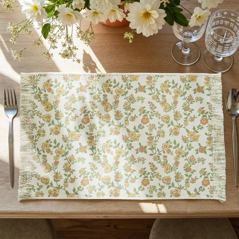 Gewebter Tischläufer im Vintage-Blumenjacquard mit Fransen