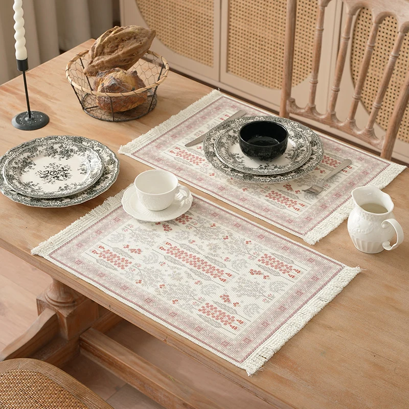Gewebter kleiner Läufer-Teppich im Vintage-Ornamentstil mit Fransen