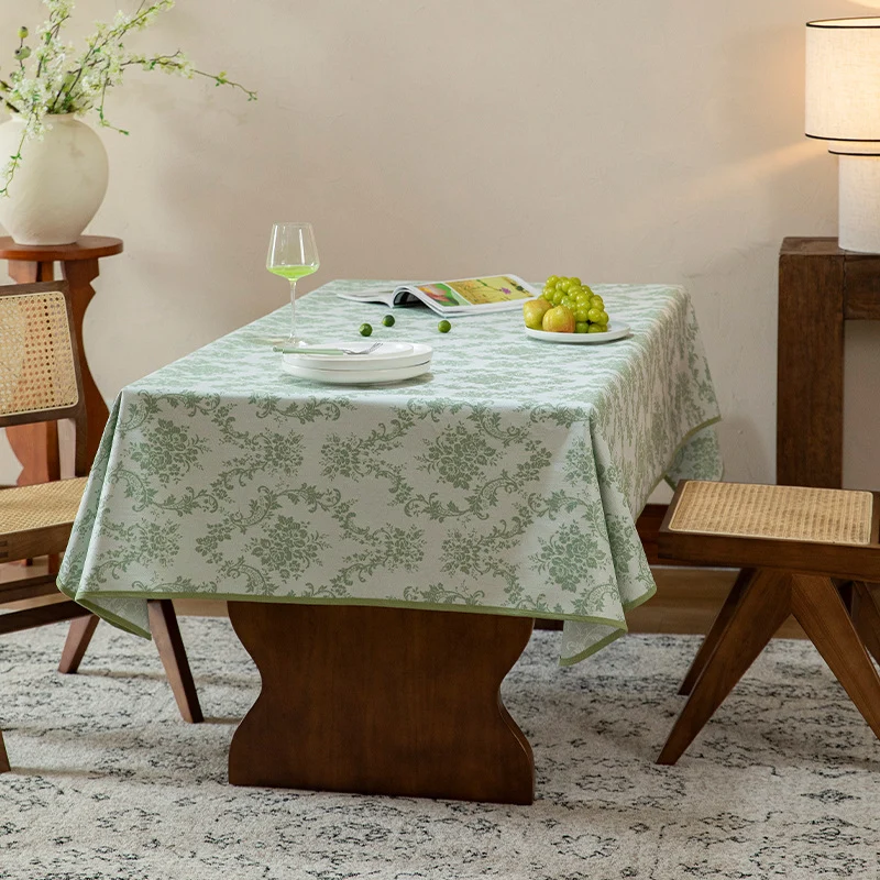 Jacquard-Tischdecke mit floralem Damastmuster und verstärktem Saum