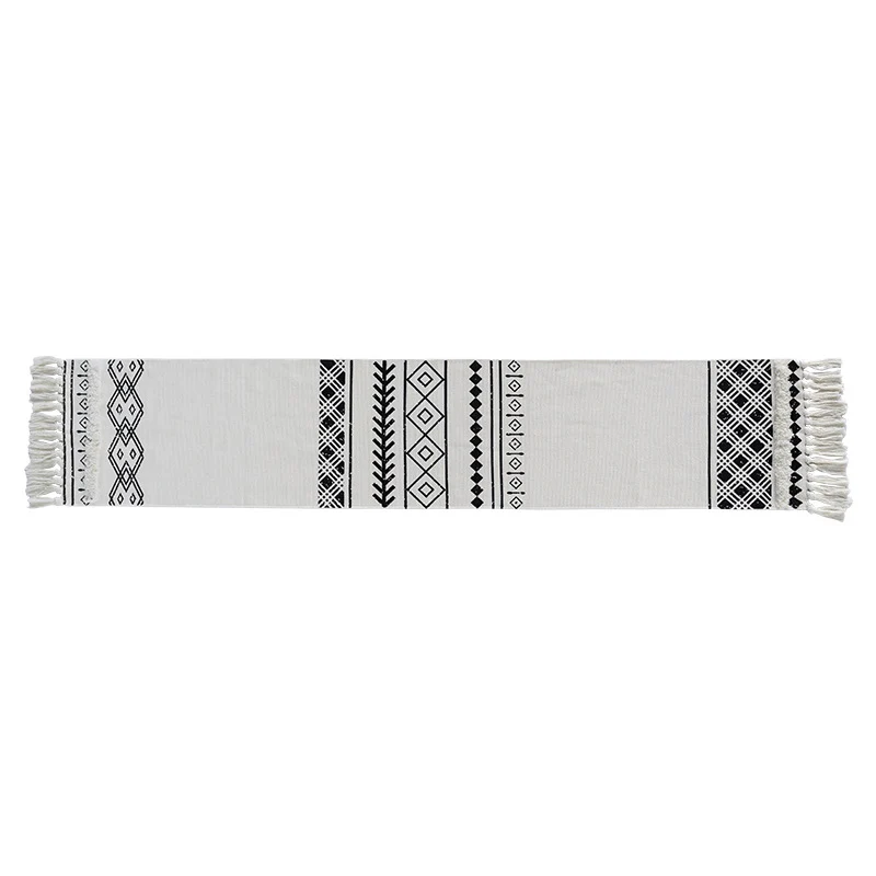 Boho-Tischläufer aus Baumwollmix mit gesticktem Ethno‑Motiv und Fransen