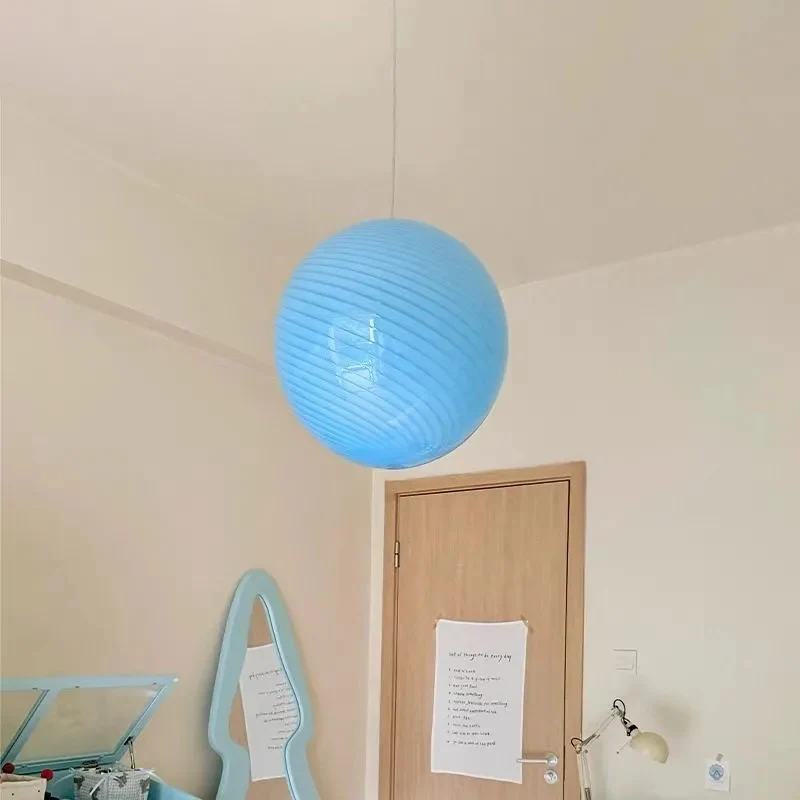 Moderne elegante Globus Pendelleuchte