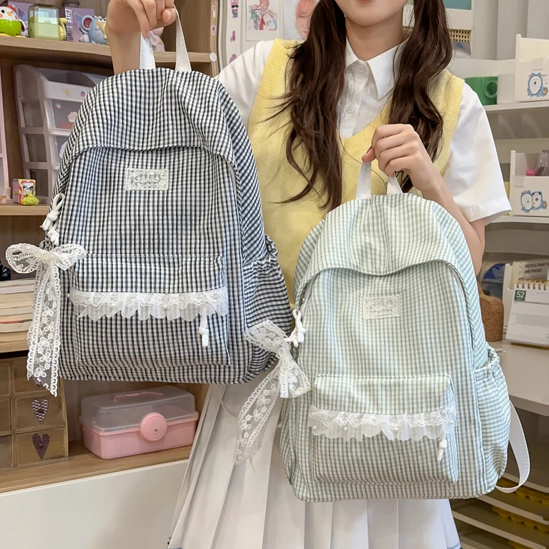 Charmantes gestreiftes Rucksack mit Spitzenbesatz Karnz