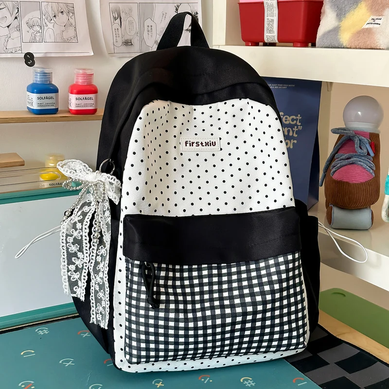 Charmanter gemusterter Tagesrucksack Karnz