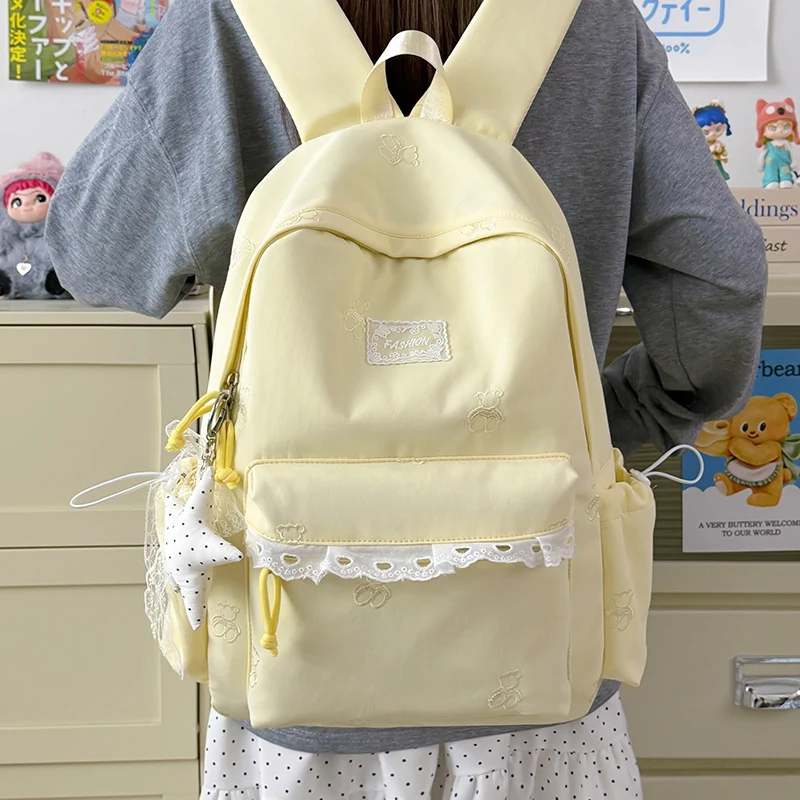 Charmanter bestickter Rucksack Karnz