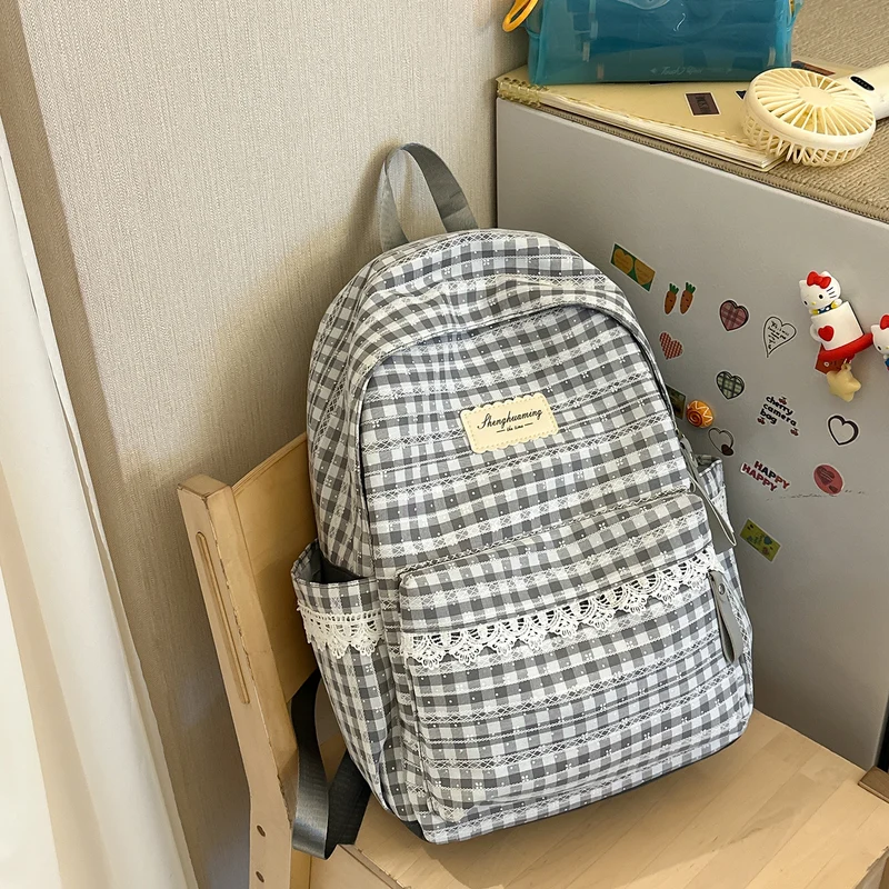 Charmanter bestickter Rucksack Karnz