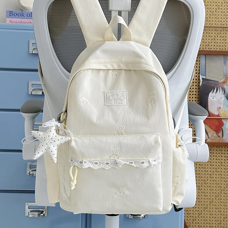 Charmanter bestickter Rucksack Karnz