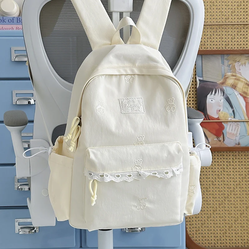 Charmanter bestickter Rucksack Karnz