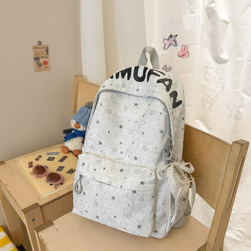 Lässiger mit Sternen verzierten Rucksack Karnz