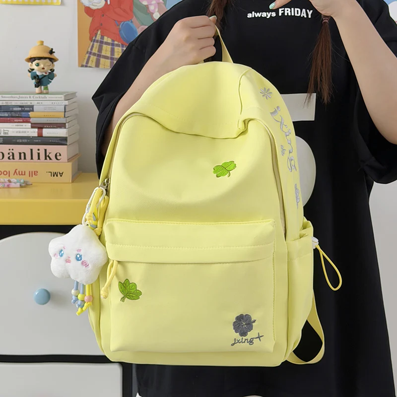 Casual Multi-Pocket Rucksack mit lustigen Akzenten Karnz
