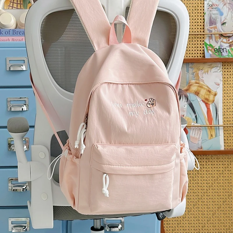 Lässiger bestickter Mini-Rucksack Karnz