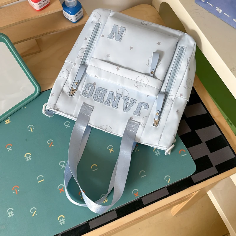 Legere Charakter-verzierte Rucksack Karnz