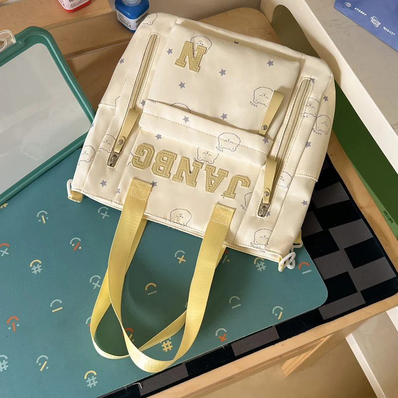 Legere Charakter-verzierte Rucksack Karnz