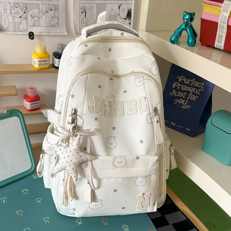 Legere Charakter-verzierte Rucksack Karnz