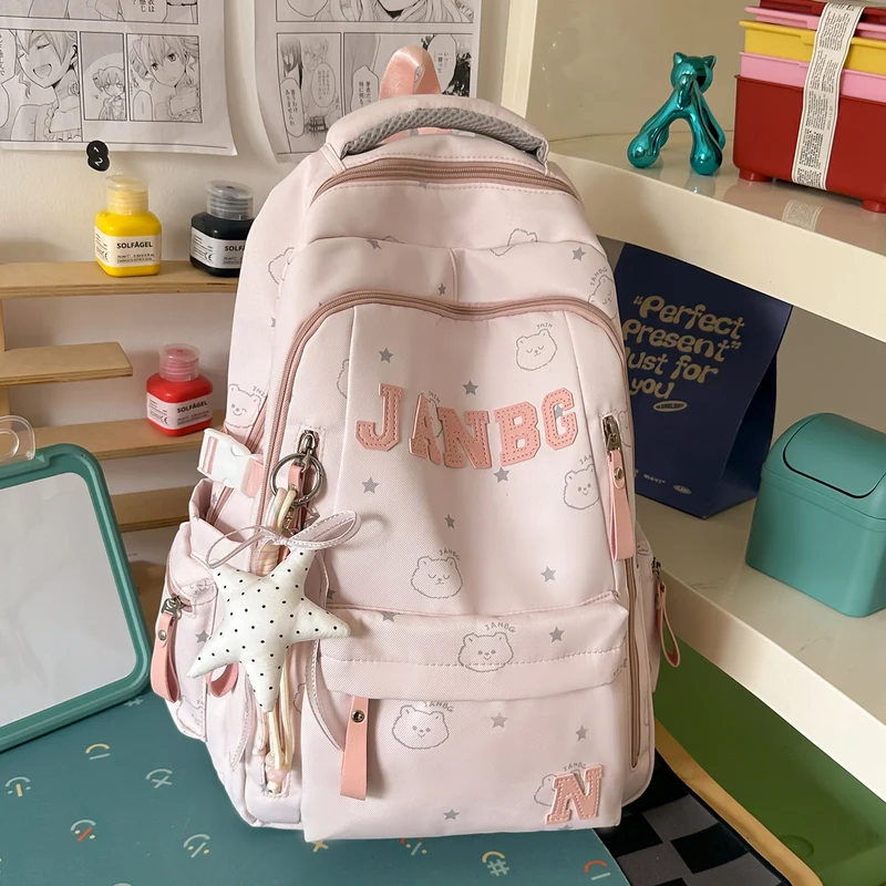 Legere Charakter-verzierte Rucksack Karnz