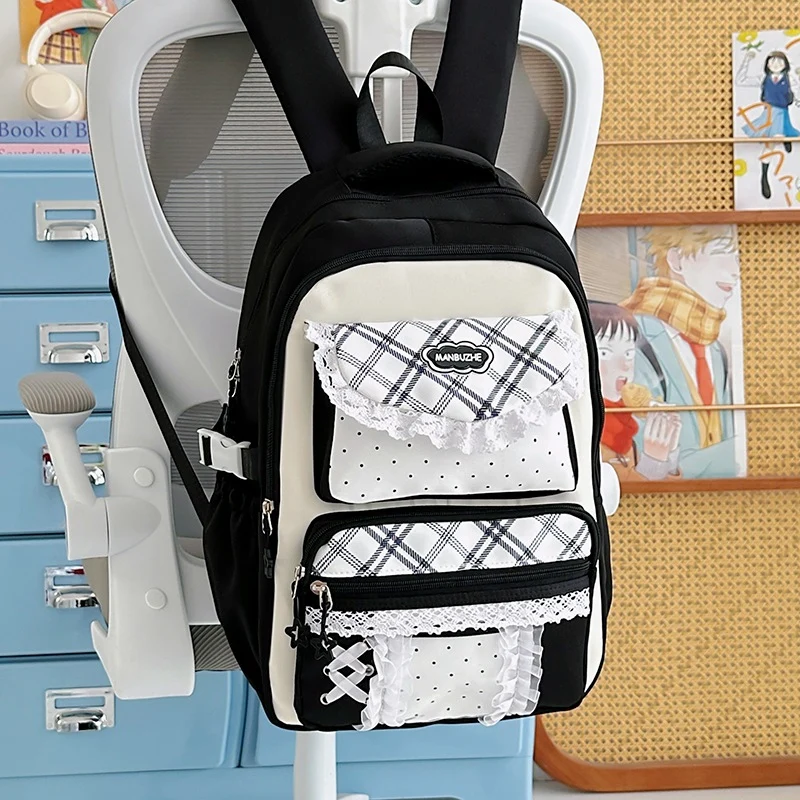 Verspielter Rucksack mit Mehrfachfach-Design Karnz
