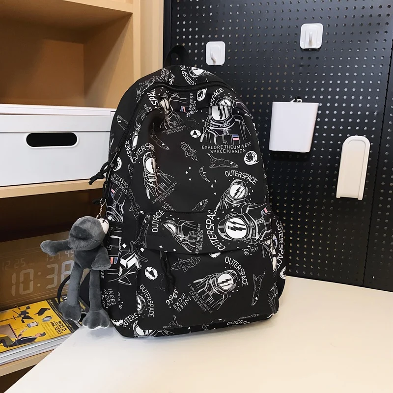 Abenteuer-Themen Grafik Rucksack Karnz