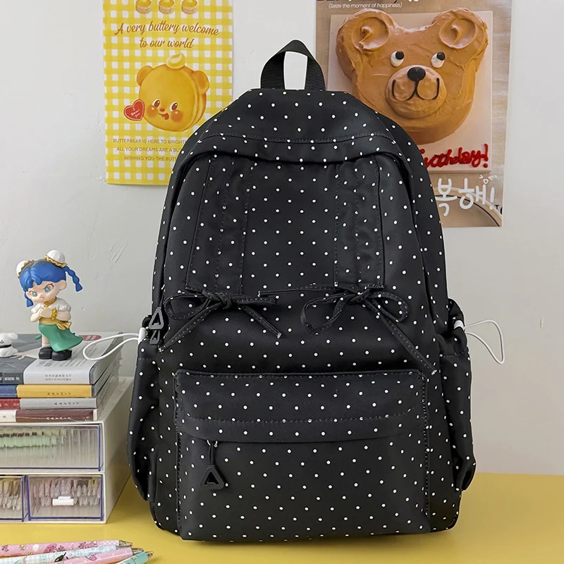Stylische gepunktete Schultasche Karnz