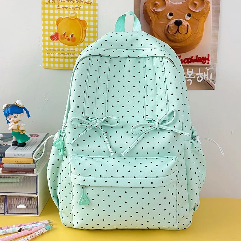 Stylische gepunktete Schultasche Karnz